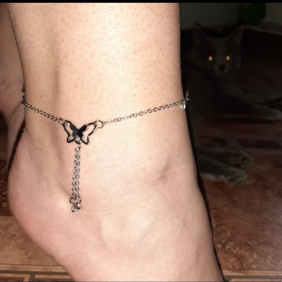 Effortlessly Beautiful Butterfly Anklet (K3) - Picture 5 of 8
